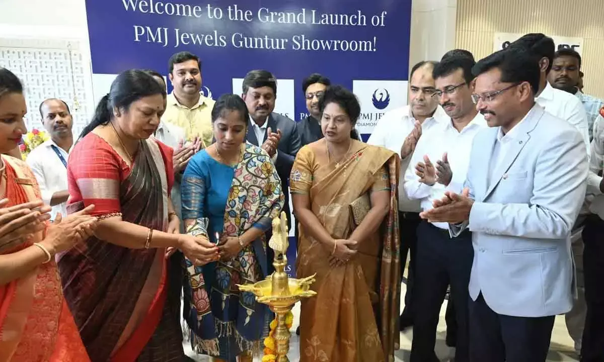 PMJ Jewels Launches New Store At Guntur