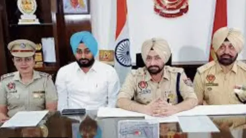 HDFC Bank dacoity: Prime suspect arrested after a brief exchange of gunfire in Tarn Taran HDFC Bank dacoity: Prime suspect arrested after a brief exchange of gunfire in Tarn Taran