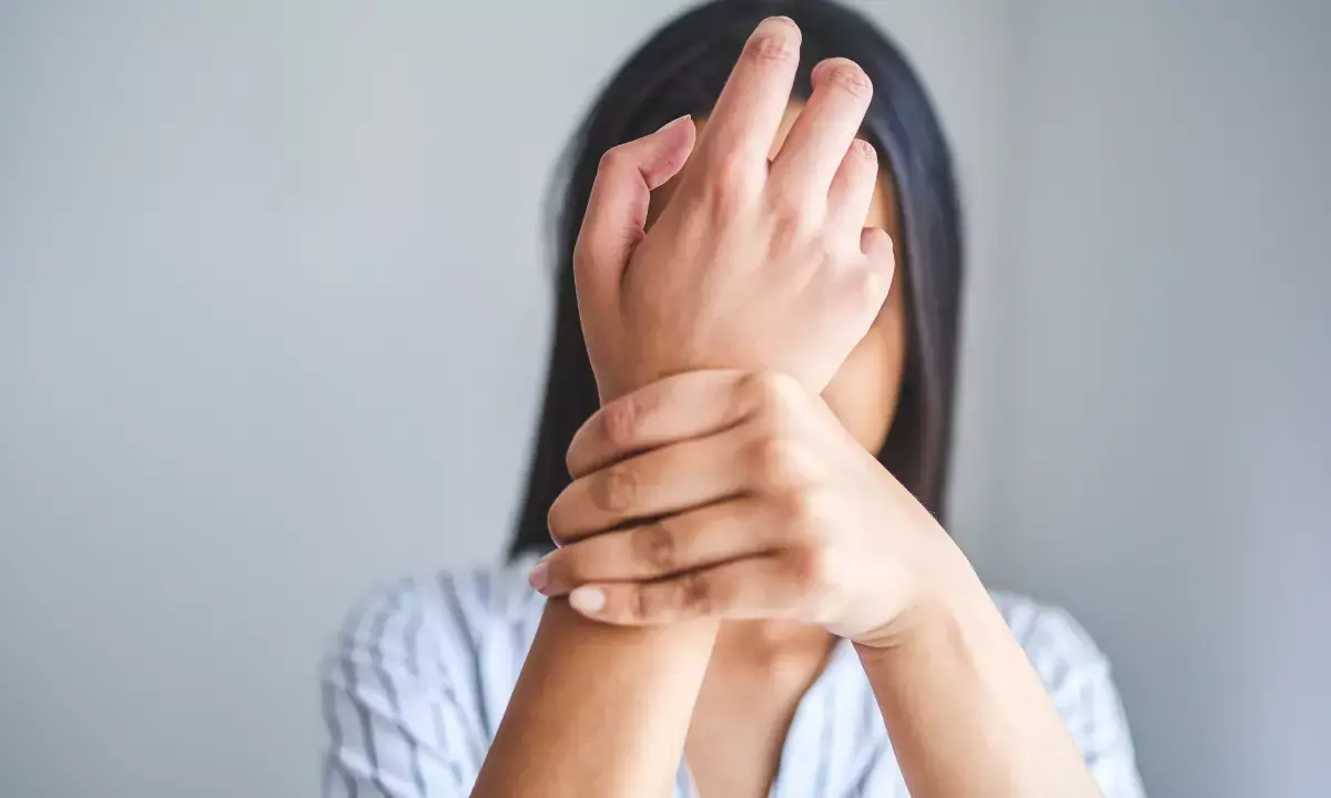 Exploring Arthritis Causes in Women: The Roles of Obesity, Hormonal Changes, and Genetics