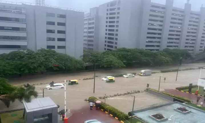 Heavy Downpour Disrupts Work in Key IT Centres in Bengaluru