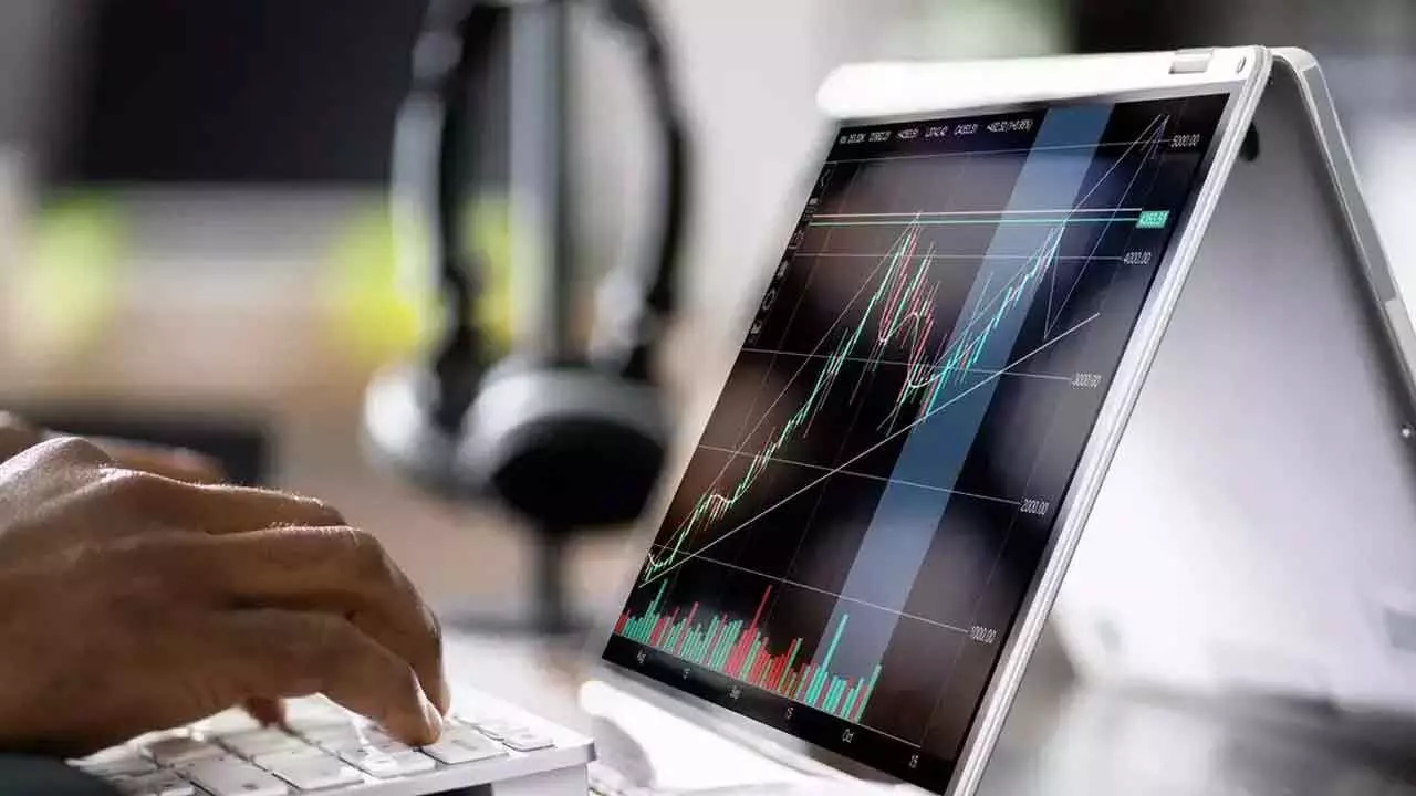 Nifty Forms Outside Bar, Gives Bearish Signal Nifty Forms Outside Bar, Gives Bearish Signal