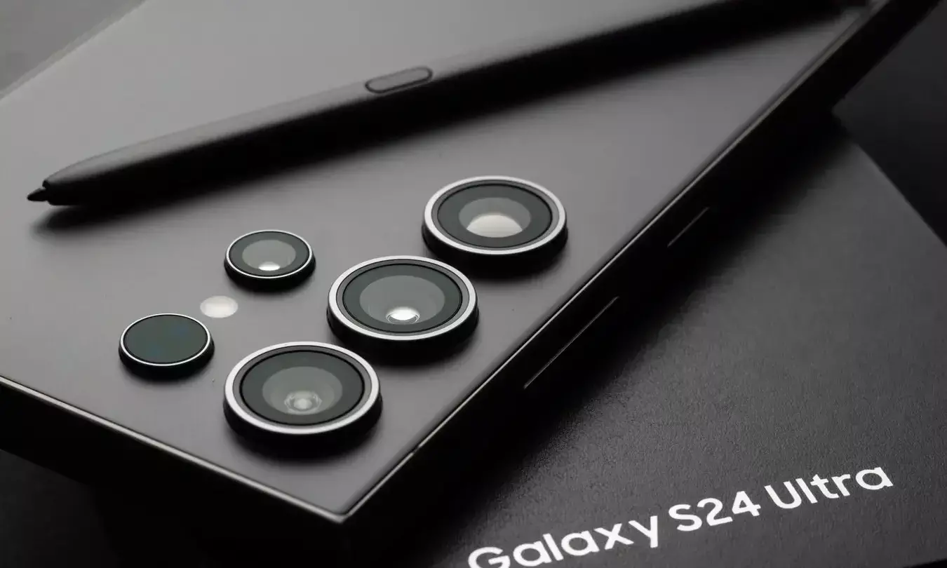 iPhone 15, S24 Ultra, OnePlus 13R at Big Discounts on Amazon