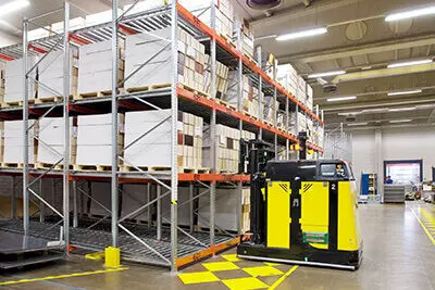 Selecting an Appropriate Storage Solution Selecting an Appropriate Storage Solution