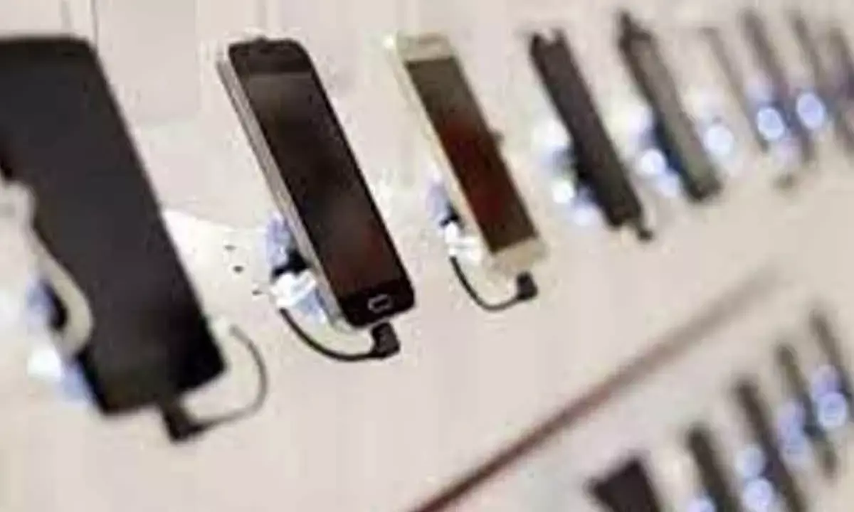 India’s smartphone exports surge by 140 pc to $3 billion in Jan