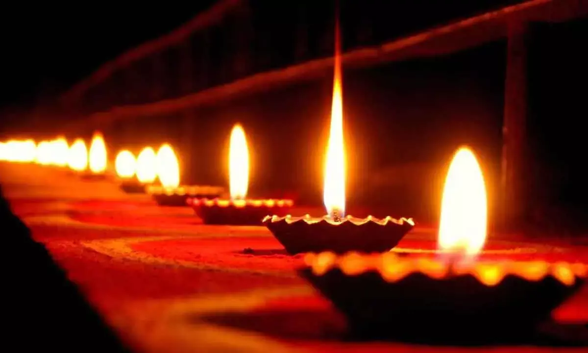 When is Diwali 2025? Check Full Deepawali Celebration Schedule