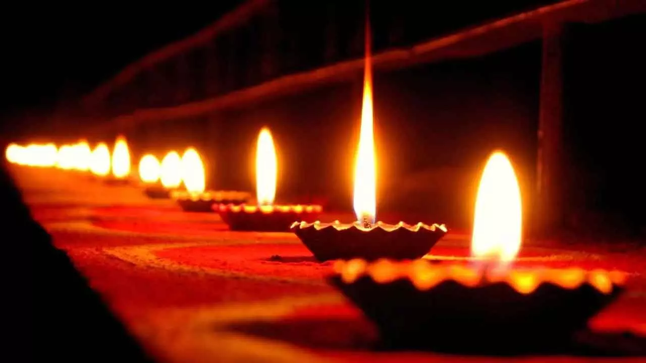 When is Diwali 2025? Check Full Deepawali Celebration Schedule