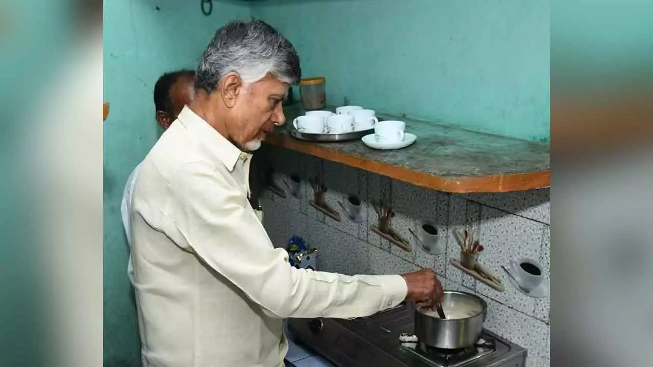 CM Naidu Unveils Free LPG Cylinder Scheme CM Naidu Unveils Free LPG Cylinder Scheme