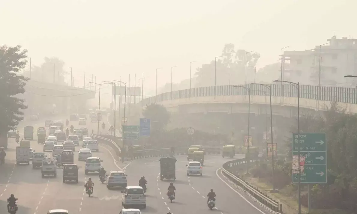 Dense Smog Engulfs Delhi as Air Quality Stays Very Poor for 10th Consecutive Day After Diwali