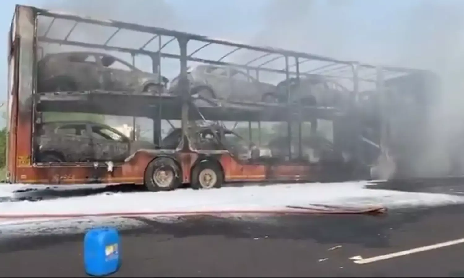 Truck Carrying 8 EVs Engulfed in Flames in Telangana, Police Investigate If Cooking in Cabin Caused Fire