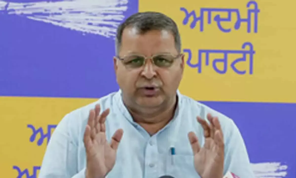 AAP Seeks Action Against Cong MP For Offering Money To Voters