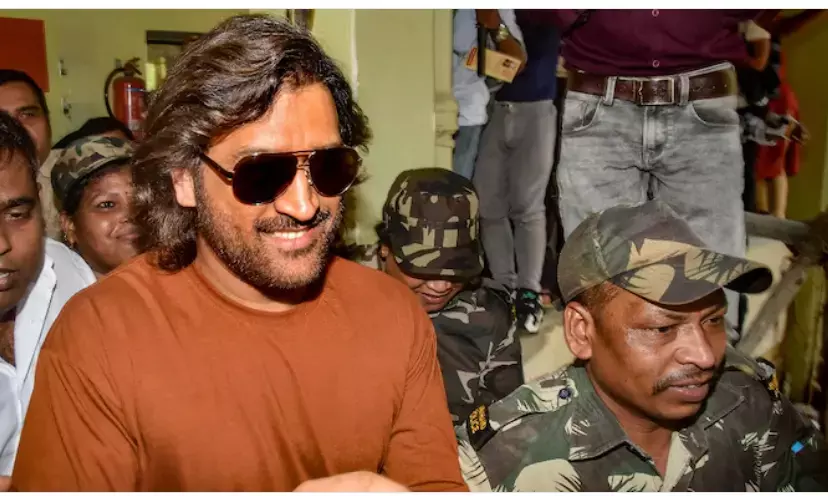 Sakshi and MS Dhoni voted in the Jharkhand Assembly Elections.