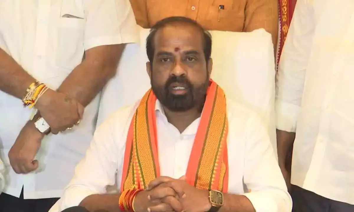 T’gana CM Lying On Poll Promises: AP minister