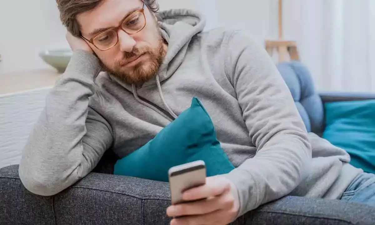 From Love Bombing To Fraud: How Romance Scammers Manipulate Vulnerable Individuals