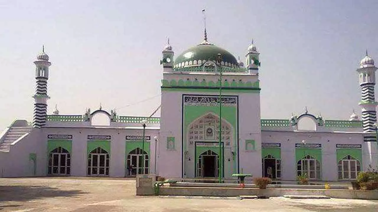 SC Halts Trial Court Proceedings In Sambhal Mosque Dispute