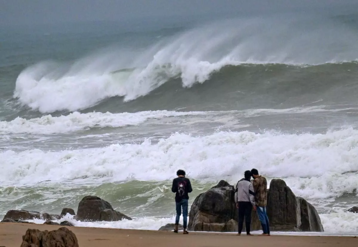 Cyclone Fengal: Karnataka Districts Announce School Closures Amid Heavy Rainfall Cyclone Fengal: Karnataka Districts Announce School Closures Amid Heavy Rainfall