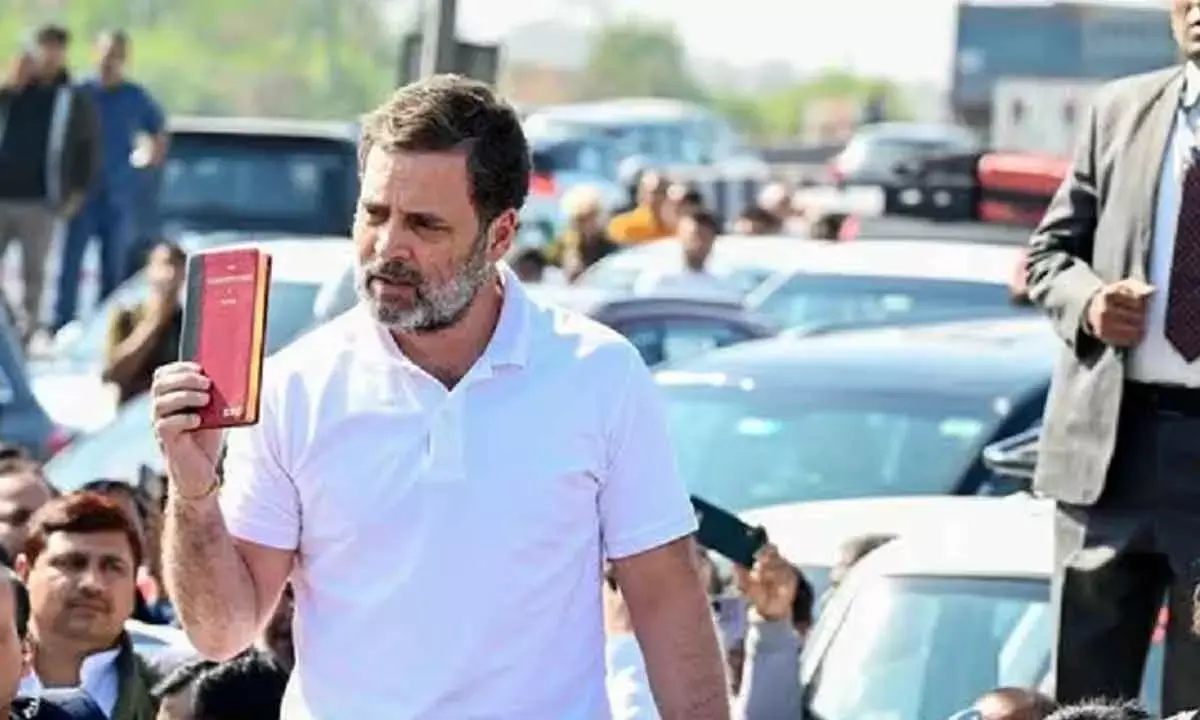 Rahul Stopped At Ghazipur Border On Way To Sambhal