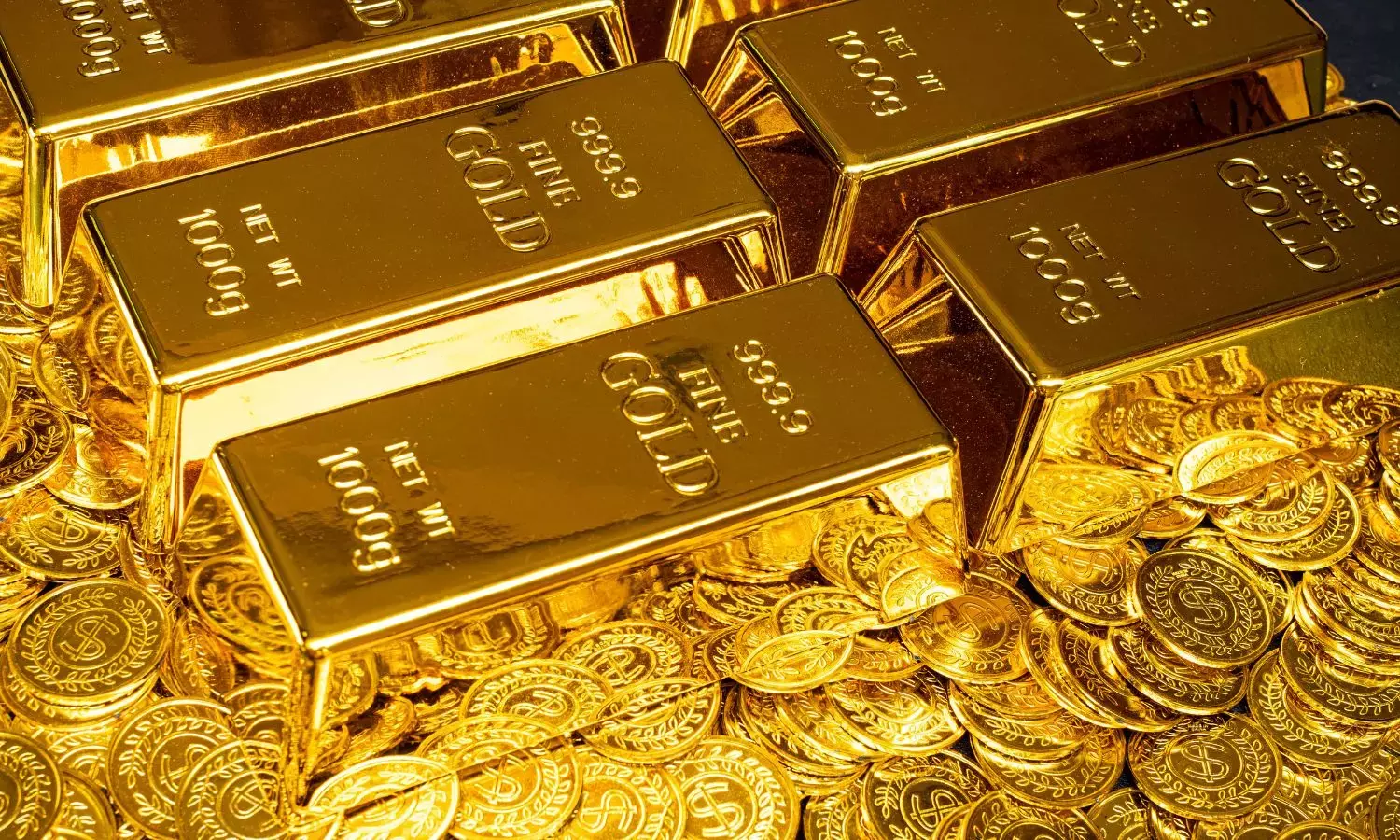 Gold heads for second weekly fall; spotlight on US payrolls data