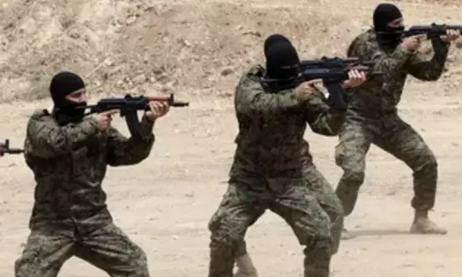 Hezbollah Deploys 2,000 Fighters to Syria Amid Rebel Advances