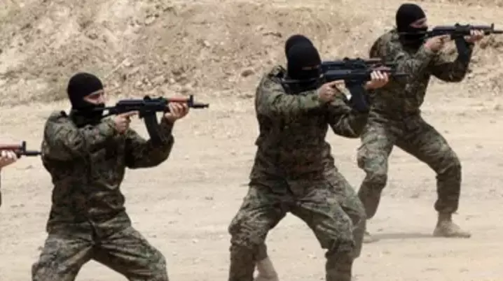 Hezbollah Deploys 2,000 Fighters to Syria Amid Rebel Advances Hezbollah Deploys 2,000 Fighters to Syria Amid Rebel Advances