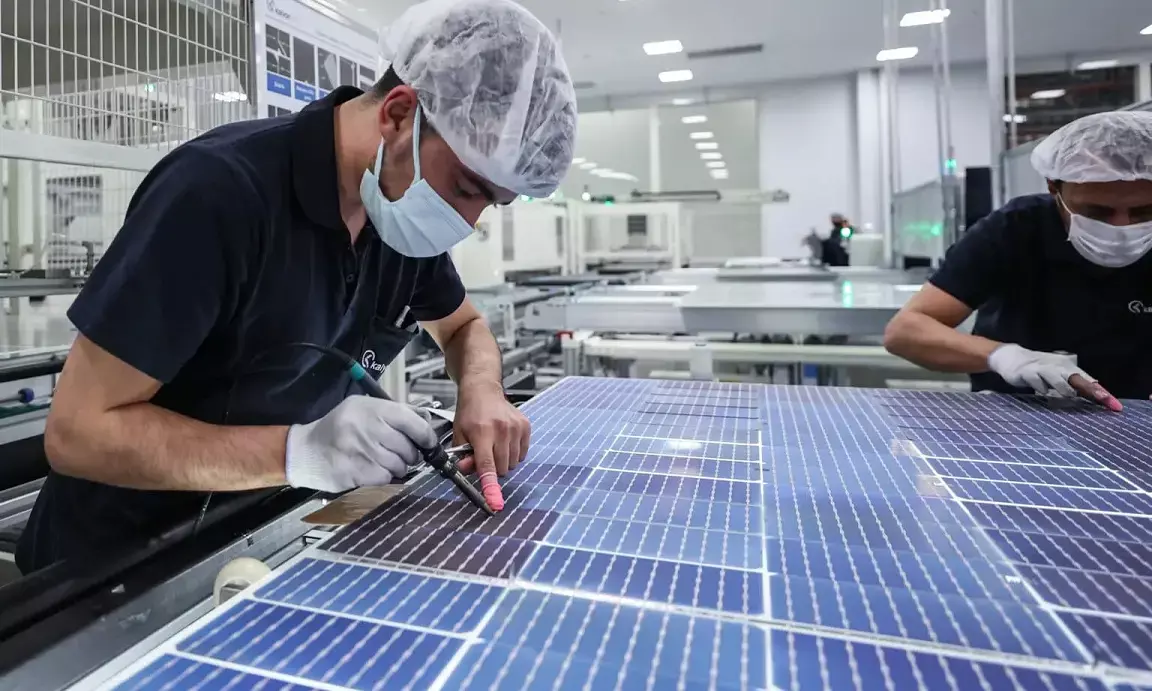 Govt tweaks policy to boost domestic manufacturing of solar PV cells