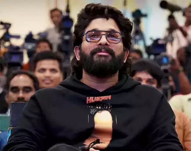 Trivikram Plans Big Film with Jr NTR? Allu Arjun Out? Trivikram Plans Big Film with Jr NTR? Allu Arjun Out?