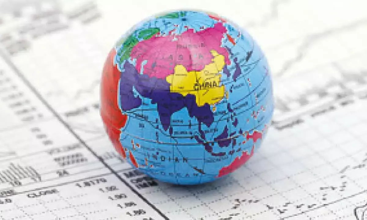 Asian Shares Retreat, Wall St Declines As Price Data Disappoints