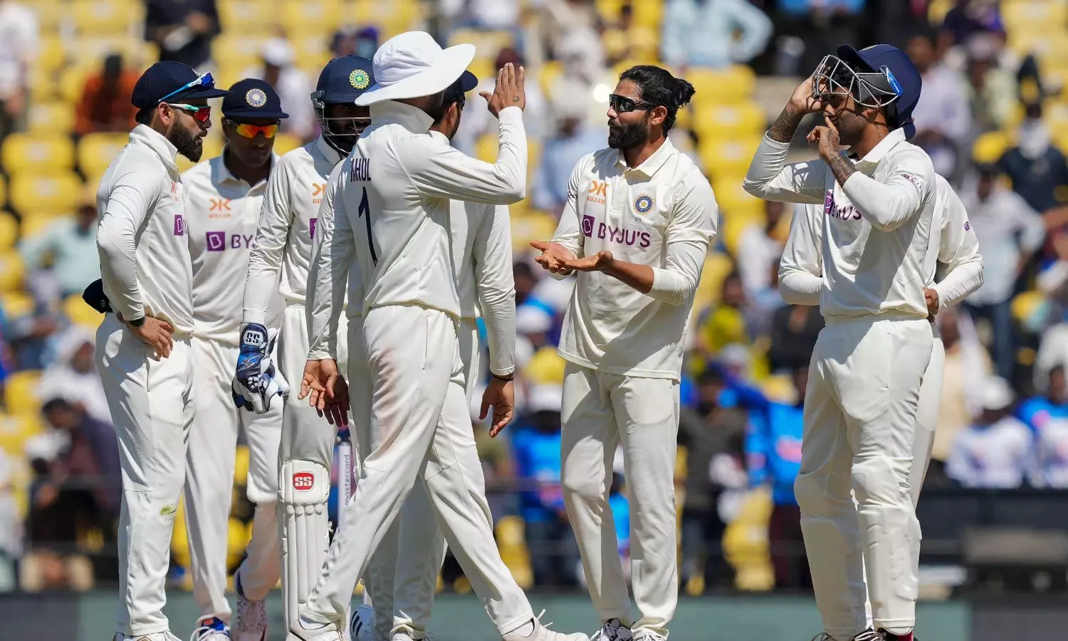 India vs Australia Day 3: Heavy Showers Disrupt Brisbane Action, Second Session Comes to an End India vs Australia Day 3: Heavy Showers Disrupt Brisbane Action, Second Session Comes to an End