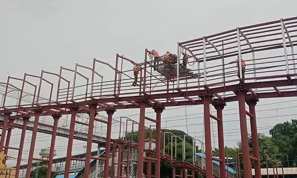 Traffic Advisory in View of Foot-over-bridge Construction