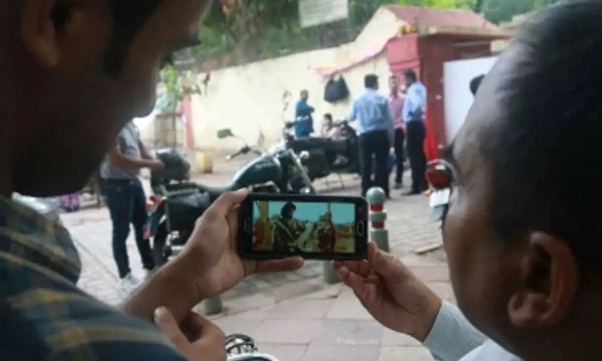 Mobile Subscriptions In India Stand At 115.12 Cr: Centre