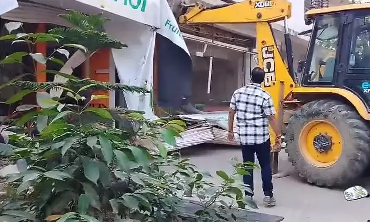 Tensions Rise as HYDRAA Demolishes Shops at Anuhar Raaga Apartments