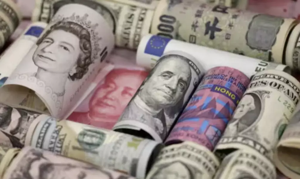 Indias Forex Reserves dwindles; nearly six-month low!