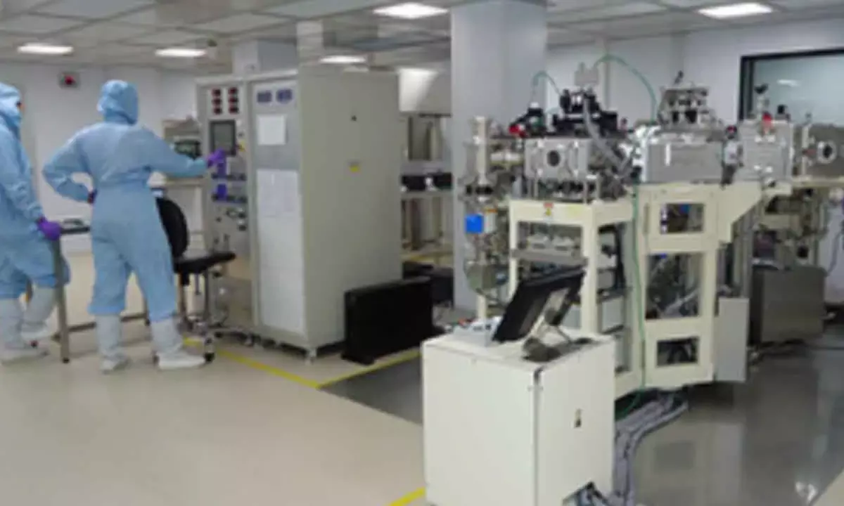 IIT Madras To Develop Next-Gen Amoled Displays For Digital Devices