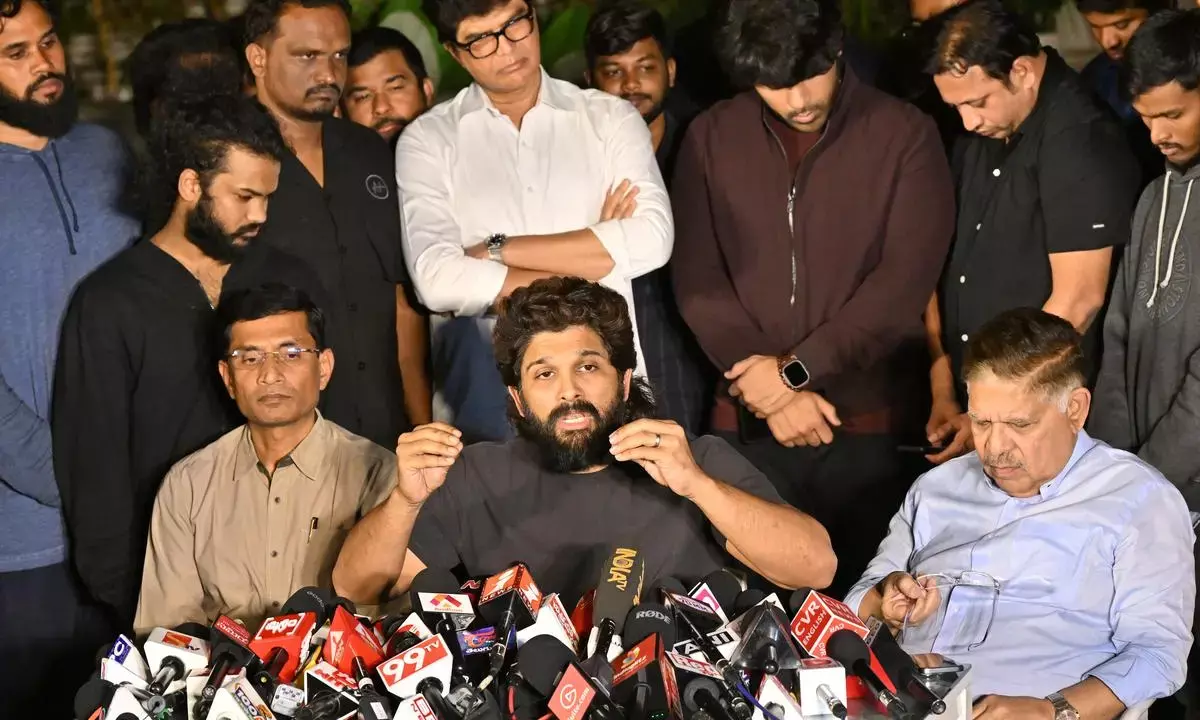 Allu Arjun Questioned for Over 3 Hours in Sandhya Theatre Stampede Case