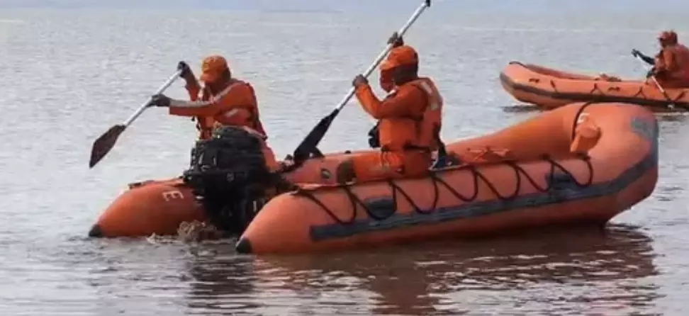 One Dead, 20 rescued after tourist boat capsizes off Calangute beach in Goa One Dead, 20 rescued after tourist boat capsizes off Calangute beach in Goa