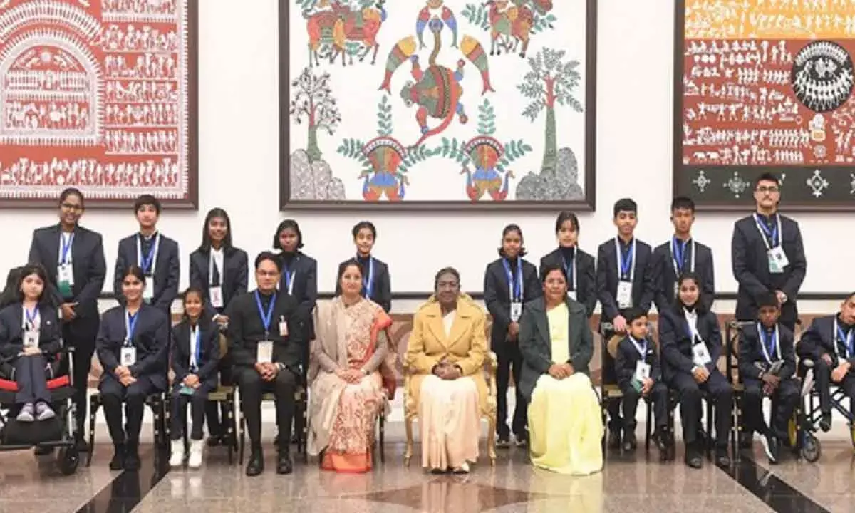 Prez Confers Bal Puraskar On 17 Children For Excellence