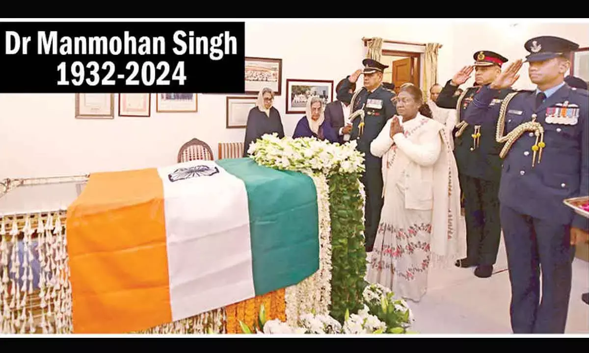 President Murmu Pays Homage