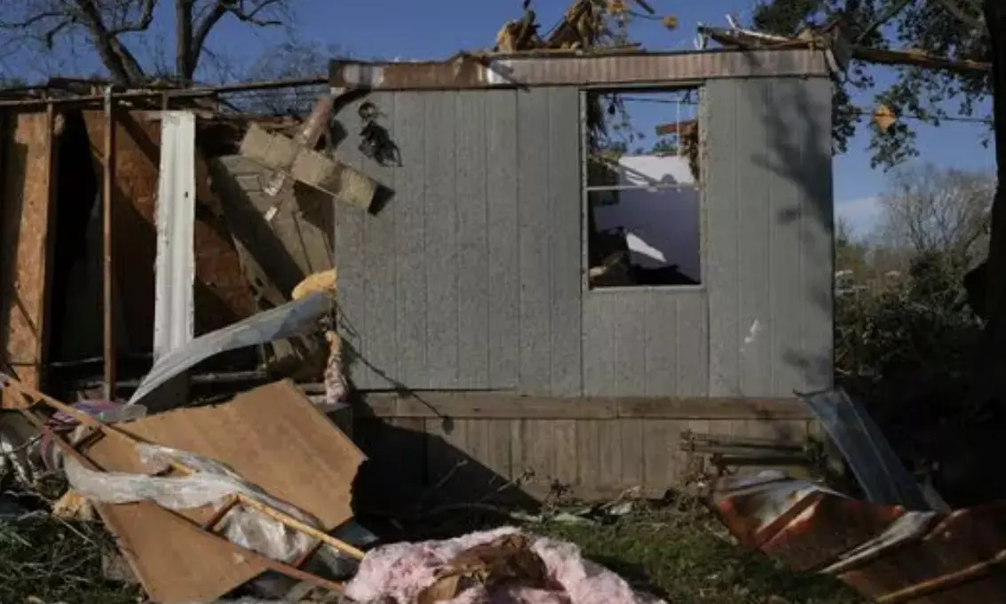 Tornadoes devastate Texas and Mississippi: 2 dead, 6 injured, thousands without power