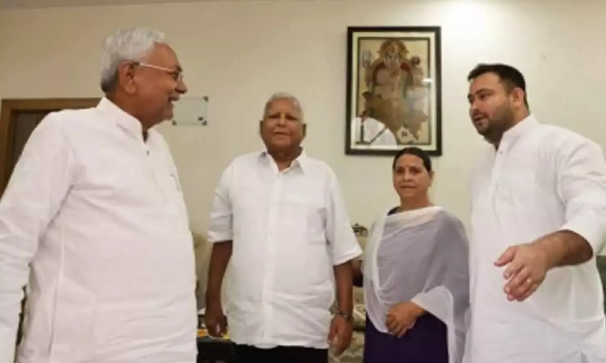 Lalu Shows Willingness To Reunite With Nitish; Tejashwi Differs