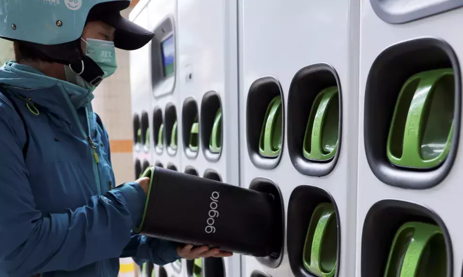 Union Minister Piyush Goyal advocates for battery swapping to boost EV adoption in India