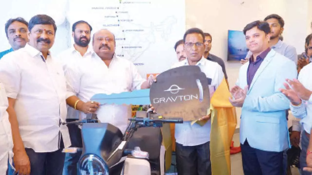 Gravton Motors Unveils First Outlet In Karimnagar