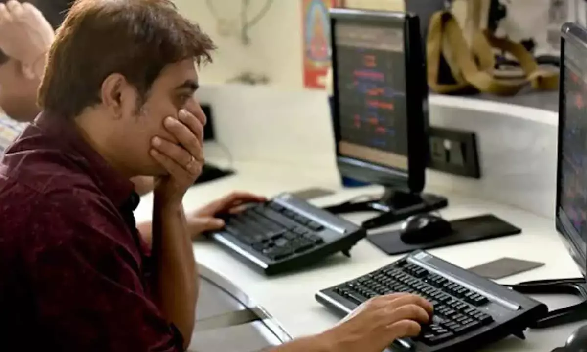 Index Still Hovering Below 10-Wk Average