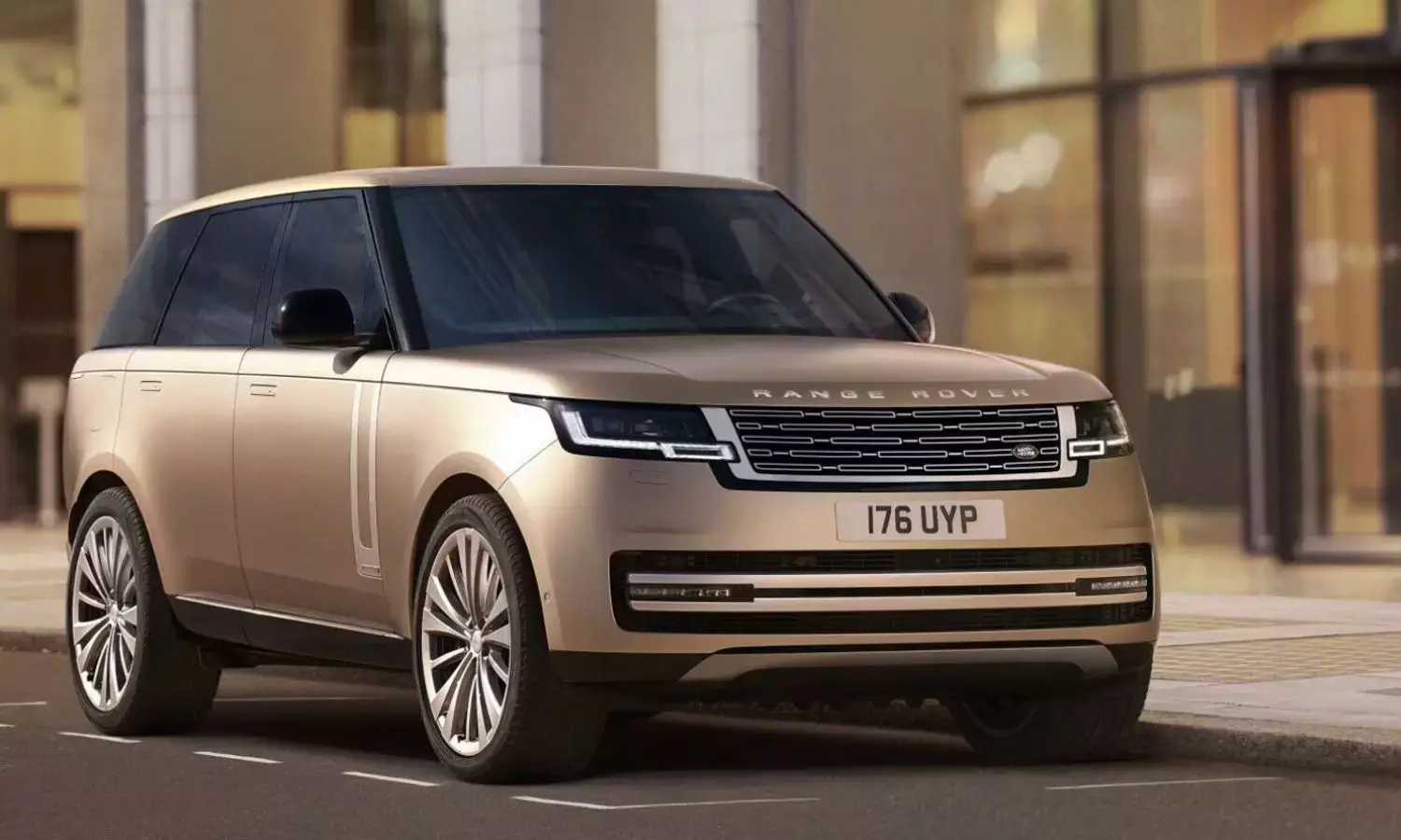 India’s Most Affordable SUV With Range Rover Features Launched!