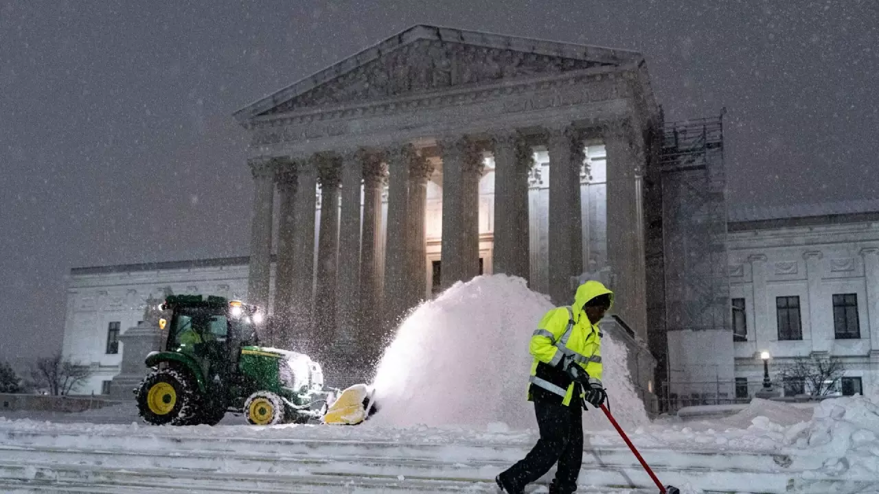Winter Storm in the US: 23,000 Flights Canceled, 2 Lakh People Without Power