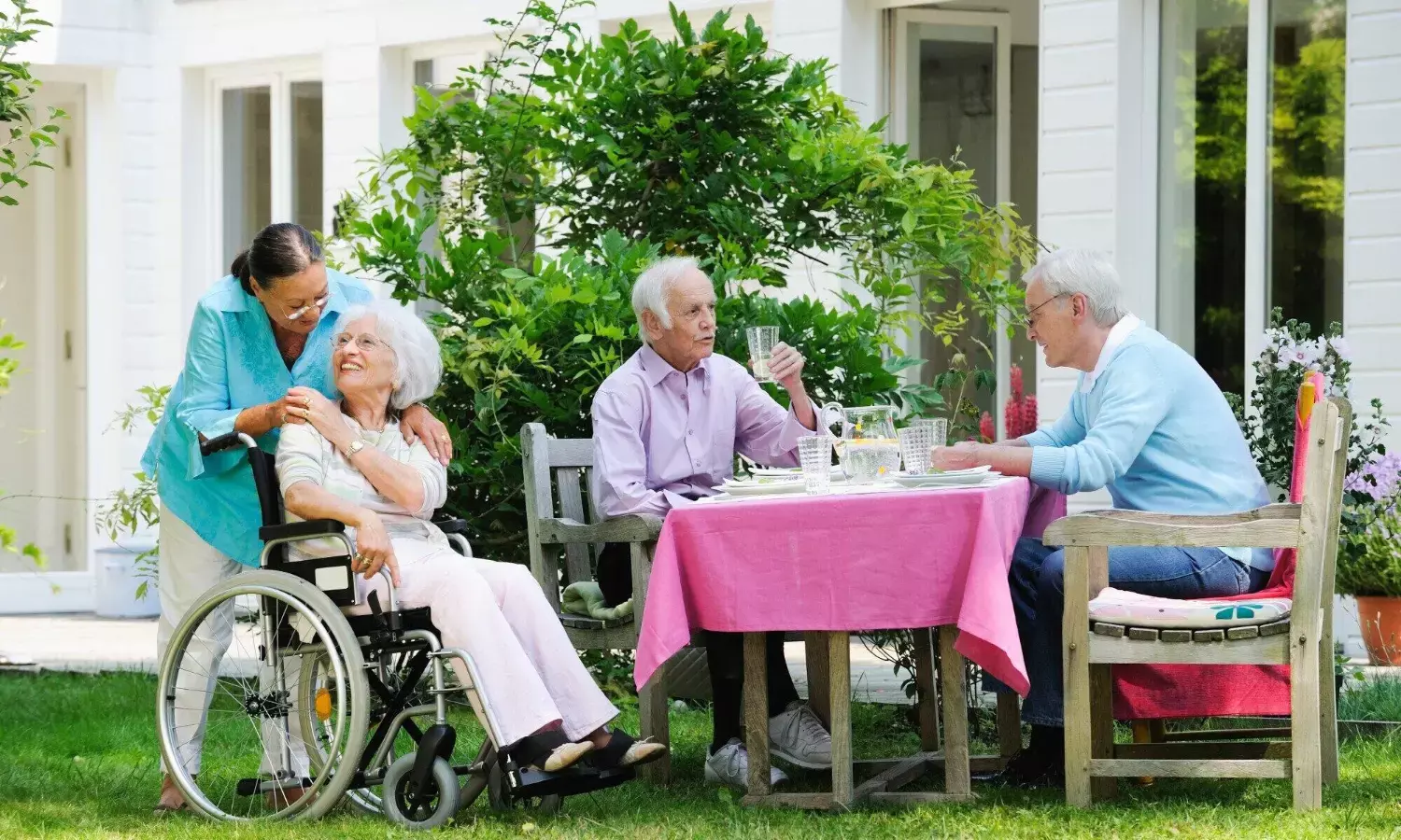 6 Key Benefits of Short Term Care Facilities for Seniors