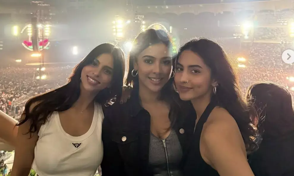 Suhana Khan enjoys Coldplay concert in Mumbai with brother AbRam and friend