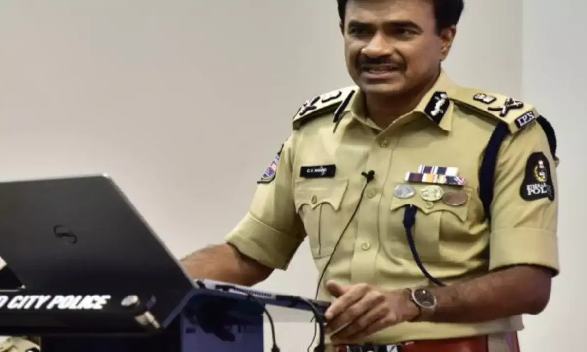 Hyderabad police crack down on cybercrime, Arrest 52 including senior bank officials