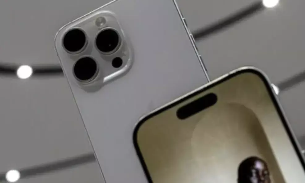 iPhone 15 Pro 1TB just at ₹51,995 on Amazon