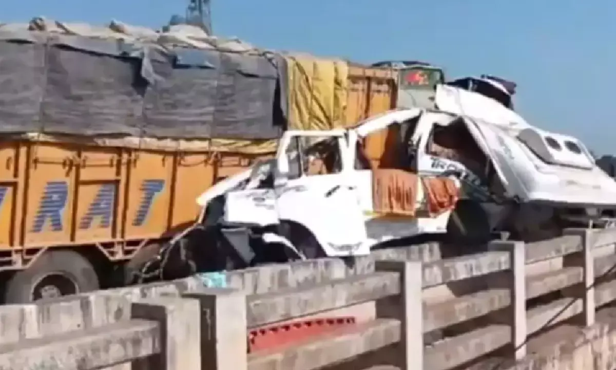 7 Telugu Pilgrims Returning from Kumbh Mela Killed in Tragic Madhya Pradesh Road Accident