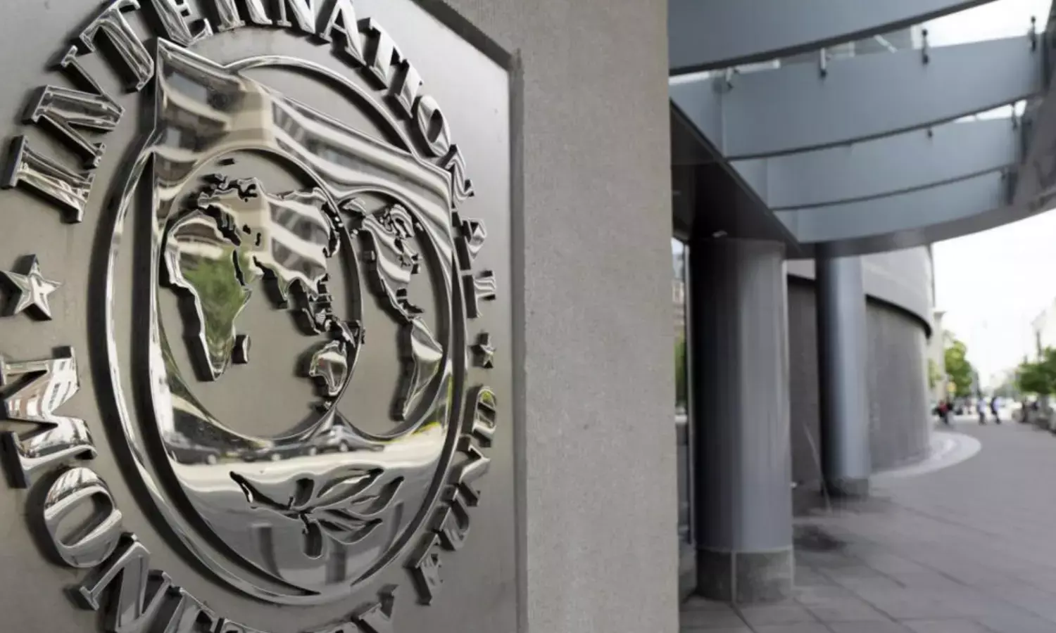 Pakistan’s Chief Justice holds unprecedented meeting with visiting IMF delegation