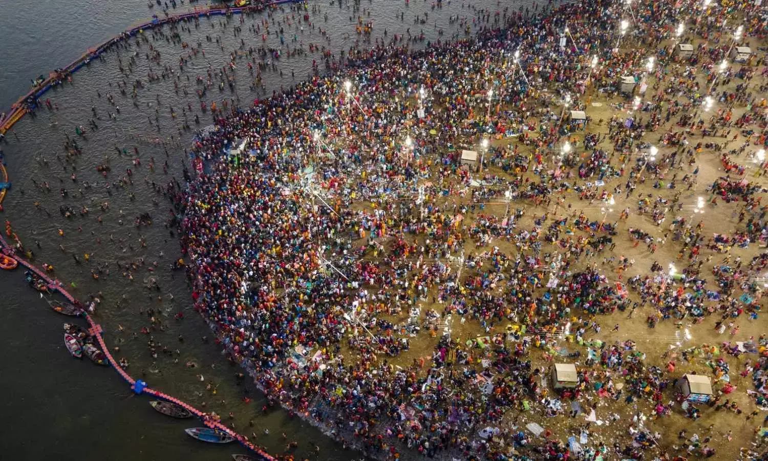 Devotees Flock to Prayagraj for Magh Purnima Snan at Sangam—Live Updates